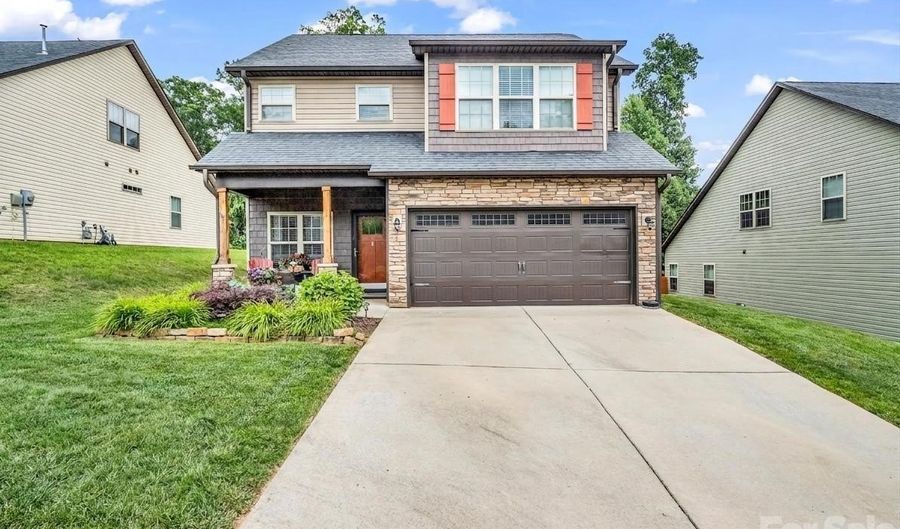 8 Mallard Run Dr, Arden, NC 28704 - 4 Beds, 3 Bath