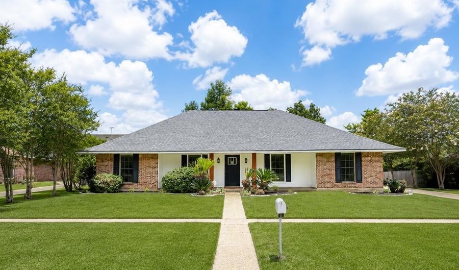 8024 Rod Laver Ave, Baton Rouge, LA 70810 - 3 Beds, 2 Bath