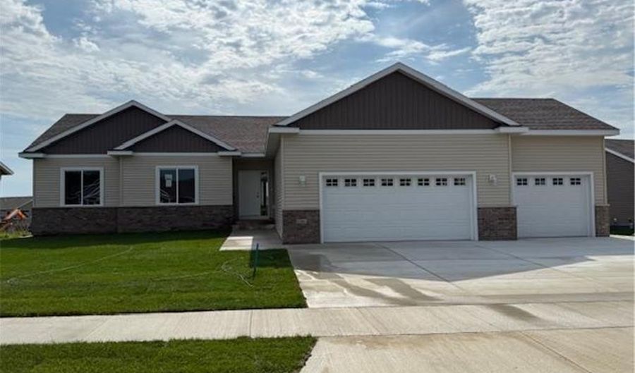 1306 18th St NE, Austin, MN 55912 - 3 Beds, 2 Bath