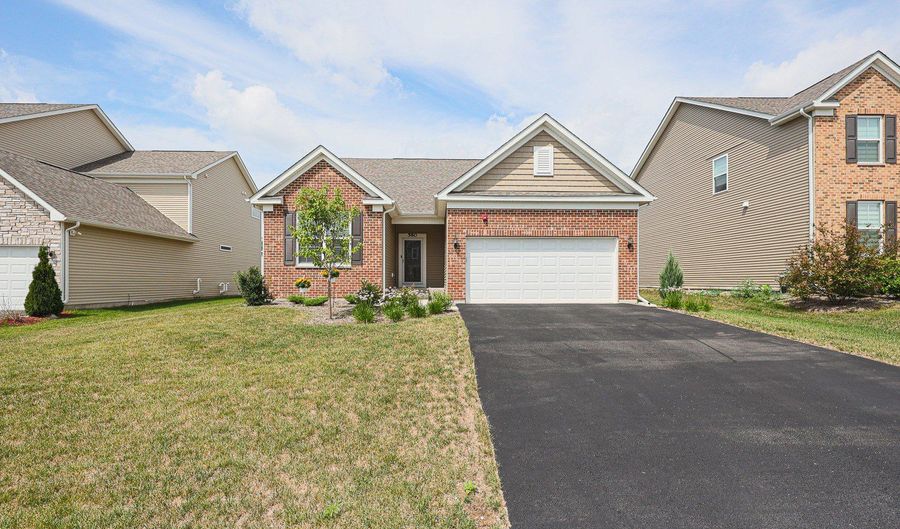 580 N Highlander Way, Addison, IL 60101 - 3 Beds, 2 Bath