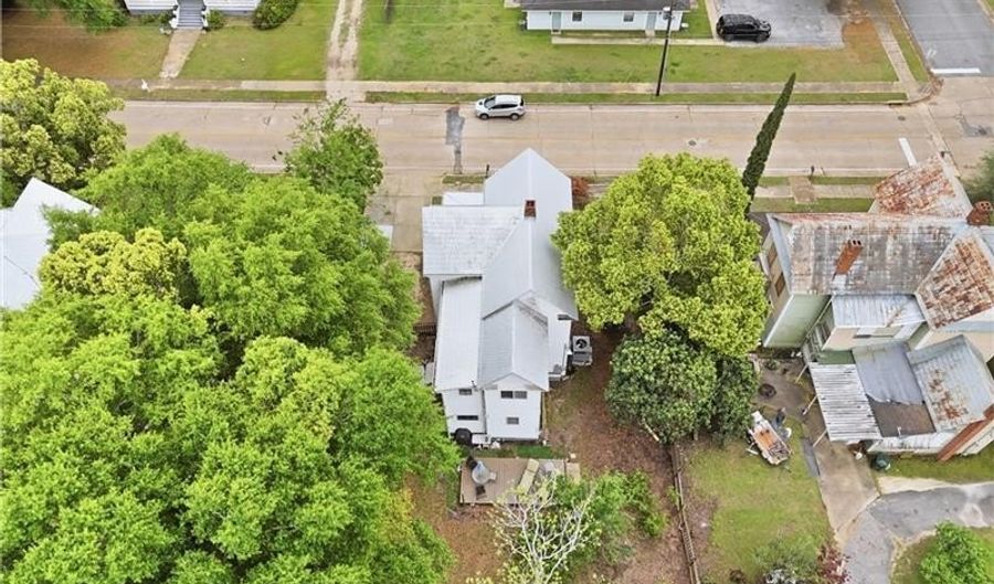 409 E Evans St, Bainbridge, GA 39819 - 3 Beds, 2 Bath