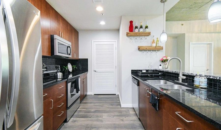 250 Pharr 505, Atlanta, GA 30305 - 2 Beds, 2 Bath