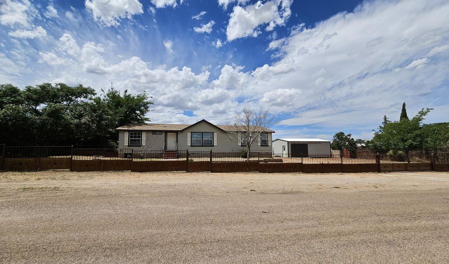 520 N Crooked Ln, Benson, AZ 85602 - 3 Beds, 2 Bath