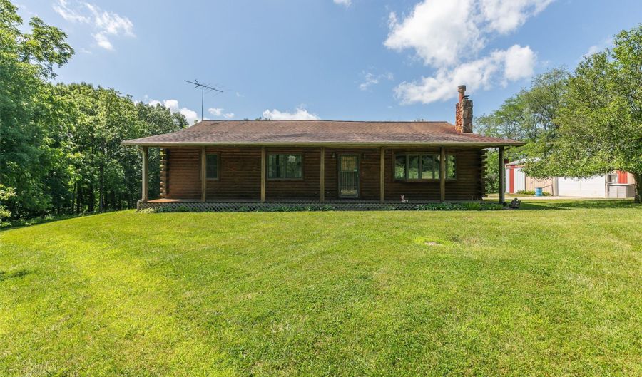 27932 337th Ct, Adel, IA 50003 - 3 Beds, 2 Bath