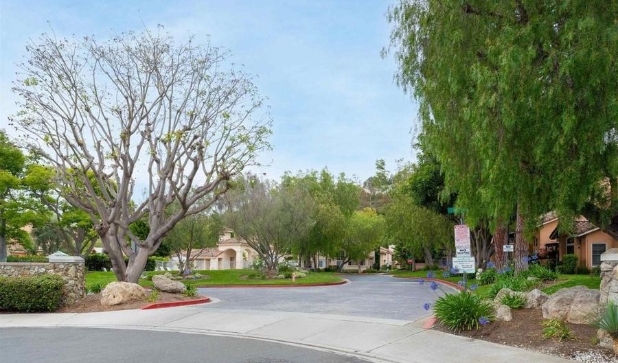 72 Nightingale Dr, Aliso Viejo, CA 92656 - 2 Beds, 3 Bath