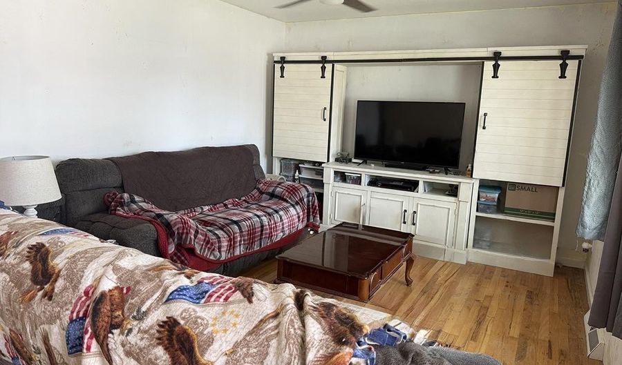 618 MCGOVERN Ave, Cheyenne, WY 82001 - 4 Beds, 2 Bath
