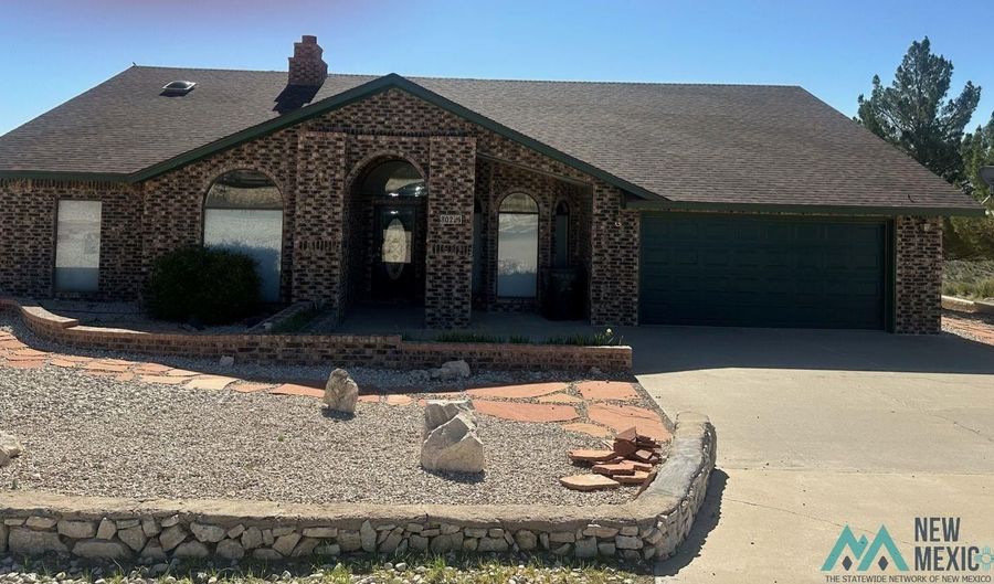 802 Fountain Dr, Carlsbad, NM 88220 - 4 Beds, 2 Bath