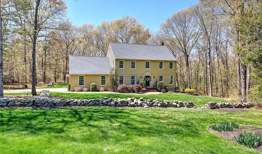 235 Holly Hills Ln, North Kingstown, RI 02874 - 4 Beds, 3 Bath