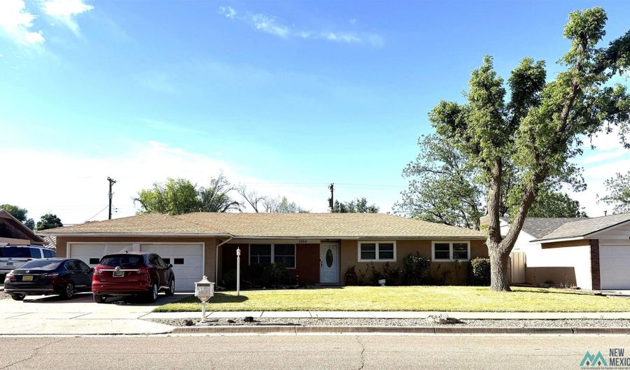 1904 Ray Ave, Artesia, NM 88210 - 3 Beds, 2 Bath