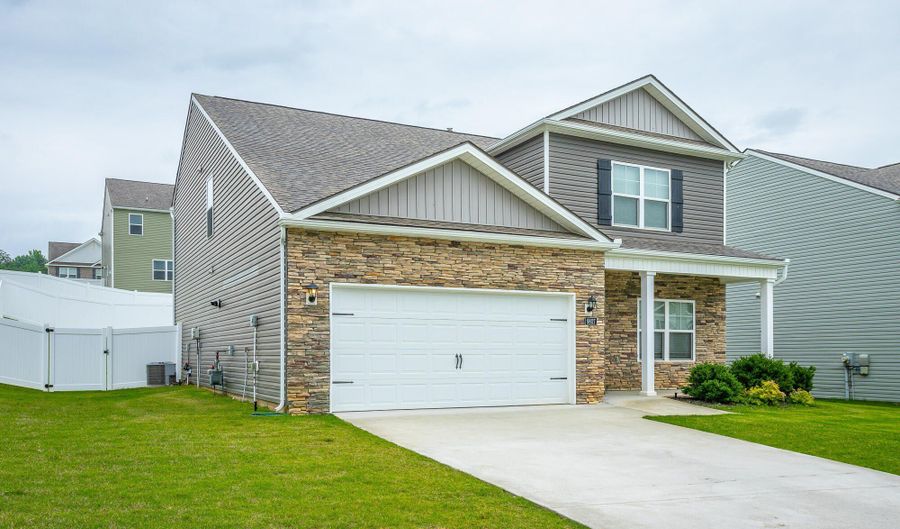 9807 Ramble Brook Ln, Apison, TN 37302 - 5 Beds, 3 Bath