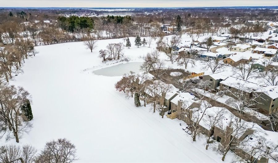 39875 N Golf Ln, Antioch, IL 60002 - 2 Beds, 2 Bath