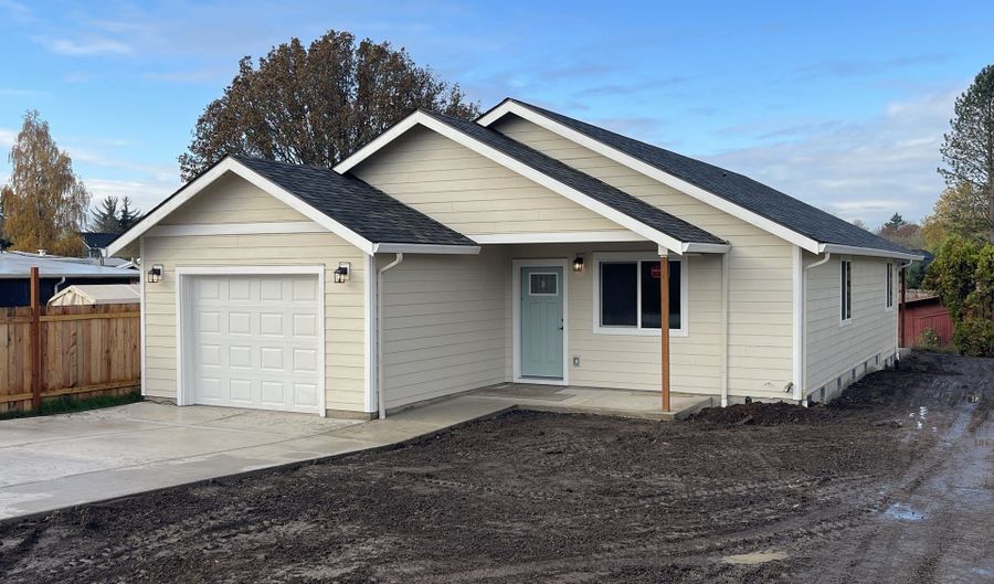 300 N JELLISON St, Amity, OR 97101 - 3 Beds, 2 Bath