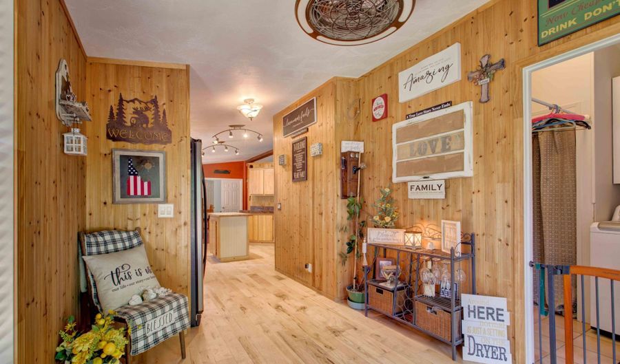 201 Lollipop Ln, Bellevue, ID 83313 - 4 Beds, 3 Bath