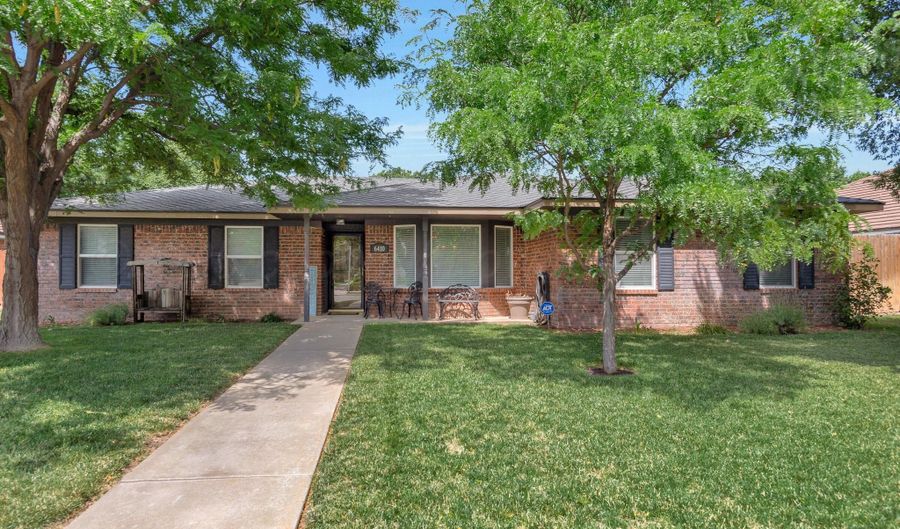 6410 HAMSTEAD Dr, Amarillo, TX 79109 - 4 Beds, 3 Bath
