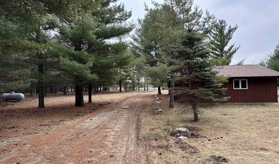 922 Elk Ave, Adams, WI 53910 - 3 Beds, 2 Bath