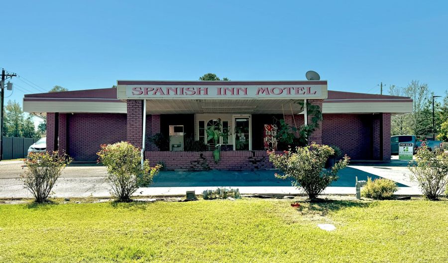 915 Brookway Blvd, Brookhaven, MS 39601 - 41 Beds, 41 Bath