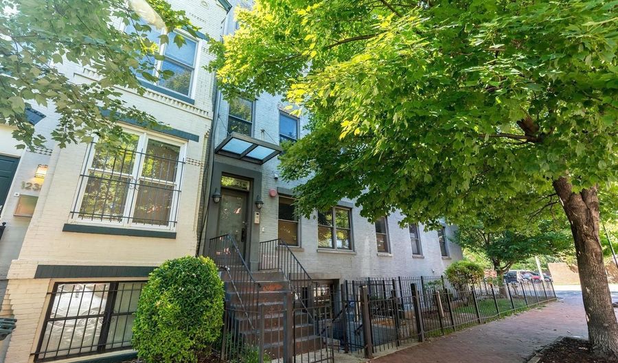 1240 4TH St NW 300, Washington, DC 20001 - 2 Beds, 2 Bath