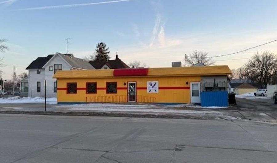 501 W Oakland Ave, Austin, MN 55912 - 0 Beds, 0 Bath