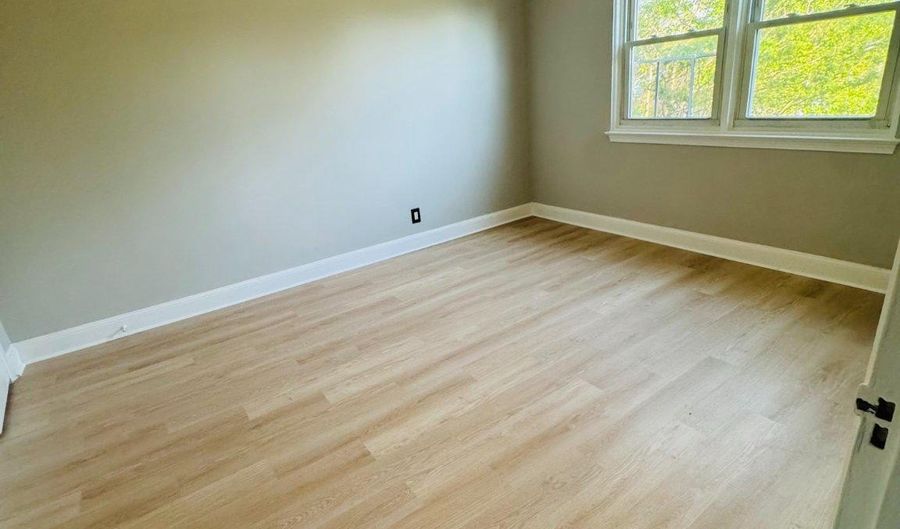 818 BRADHURST Rd, Baltimore, MD 21212 - 2 Beds, 1 Bath