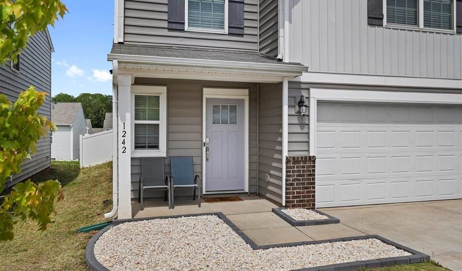 1242 Kilead Ct, Boiling Springs, SC 29316 - 5 Beds, 3 Bath