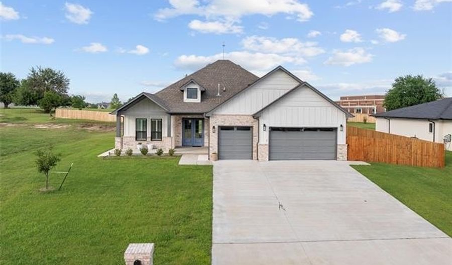 714 Prairie View Rd, Ardmore, OK 73401 - 4 Beds, 3 Bath