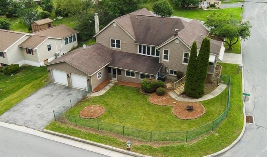 201 Winding Knoll Rd, Altoona, PA 16601 - 4 Beds, 4 Bath