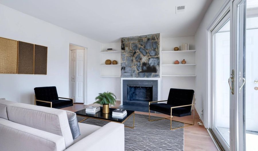 5766 VILLAGE GREEN Dr 10/5766, Alexandria, VA 22309 - 3 Beds, 3 Bath