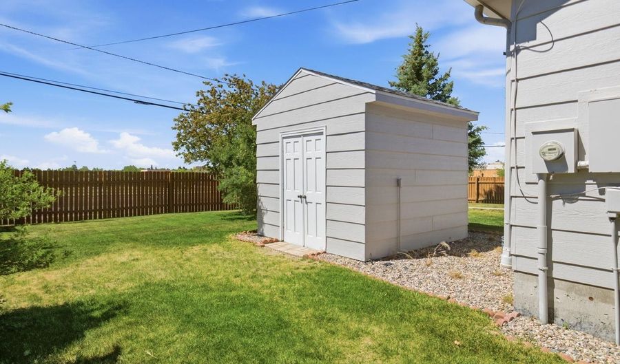 327 CODY St, Cheyenne, WY 82009 - 5 Beds, 3 Bath