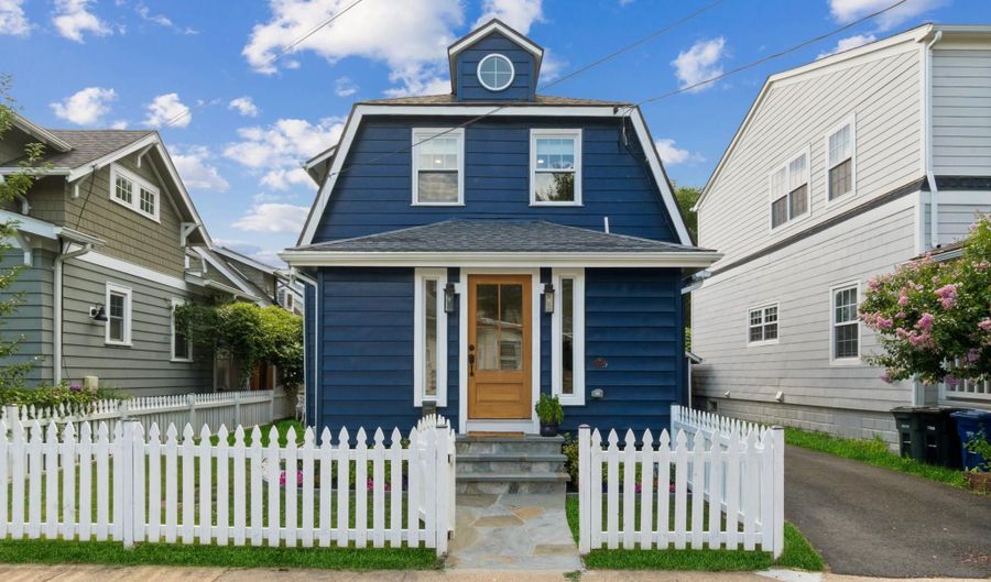 1804 N CLEVELAND St, Arlington, VA 22201 - 2 Beds, 3 Bath