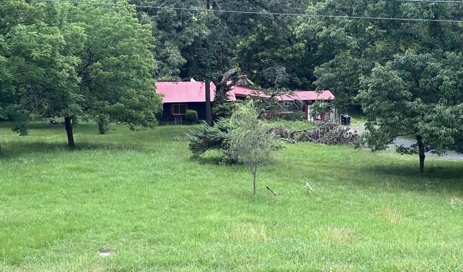 4201 Batesville Blvd, Batesville, AR 72501 - 4 Beds, 2 Bath