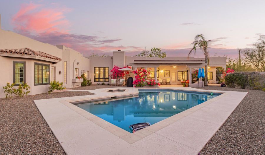 29449 N 64TH St, Cave Creek, AZ 85331 - 3 Beds, 4 Bath