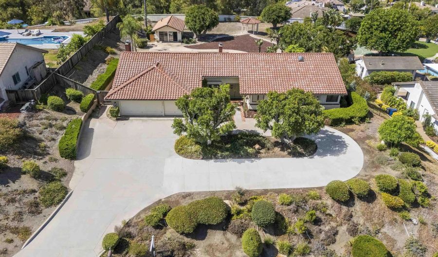 1549 Ventana Dr, Escondido, CA 92029 - 4 Beds, 5 Bath