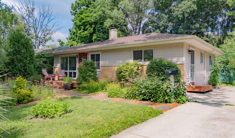 2104 S Circle Dr, Ann Arbor, MI 48103 - 3 Beds, 1 Bath