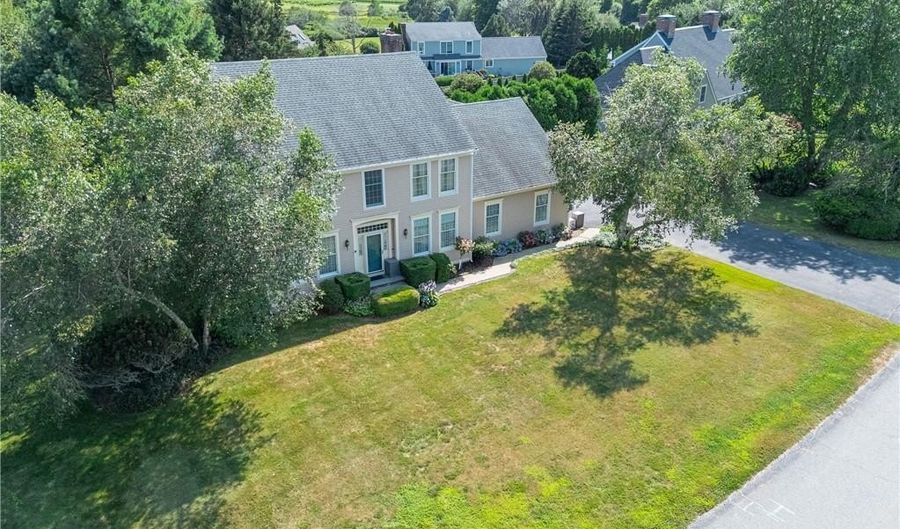 167 Meadow Ln, Middletown, RI 02842 - 4 Beds, 3 Bath