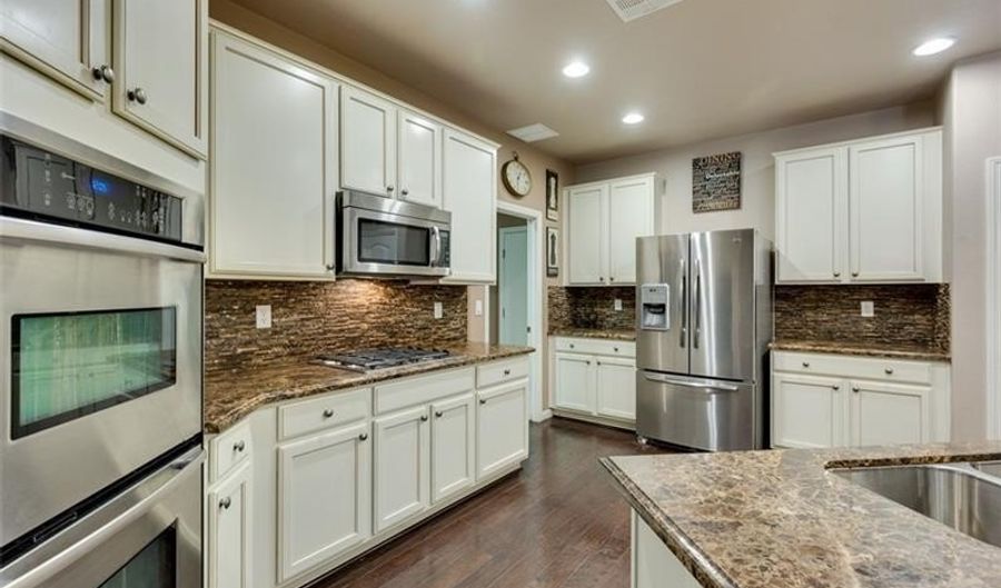 1077 Hickory Park St, Las Vegas, NV 89138 - 4 Beds, 3 Bath