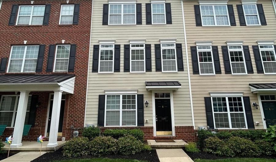 1379 PARISH Ave, Claymont, DE 19703 - 3 Beds, 3 Bath