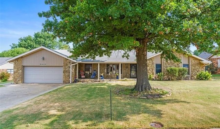 2632 Williamsburg St, Bartlesville, OK 74006 - 4 Beds, 3 Bath