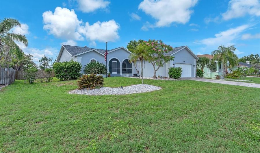 832 BIRDIE Way, Apollo Beach, FL 33572 - 4 Beds, 2 Bath