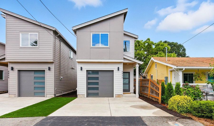 6840 SE LAMPHIER St, Milwaukie, OR 97222 - 3 Beds, 3 Bath