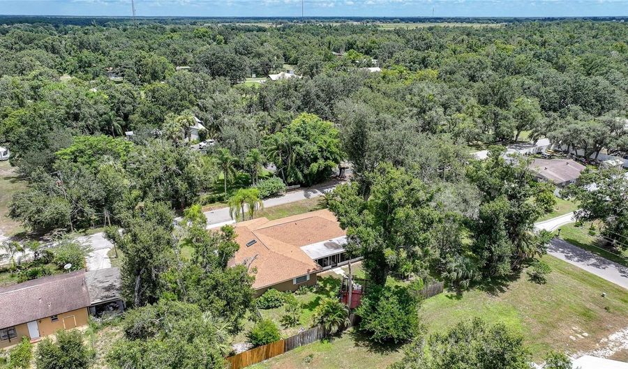 601 CRAWFORD St, Arcadia, FL 34266 - 3 Beds, 2 Bath