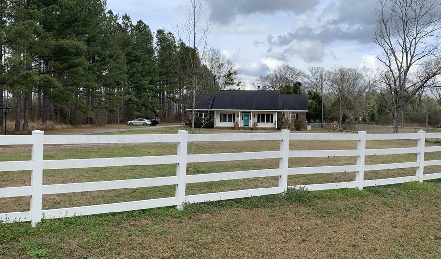15635 Brady Rd N, Bay Minette, AL 36507 - 3 Beds, 2 Bath