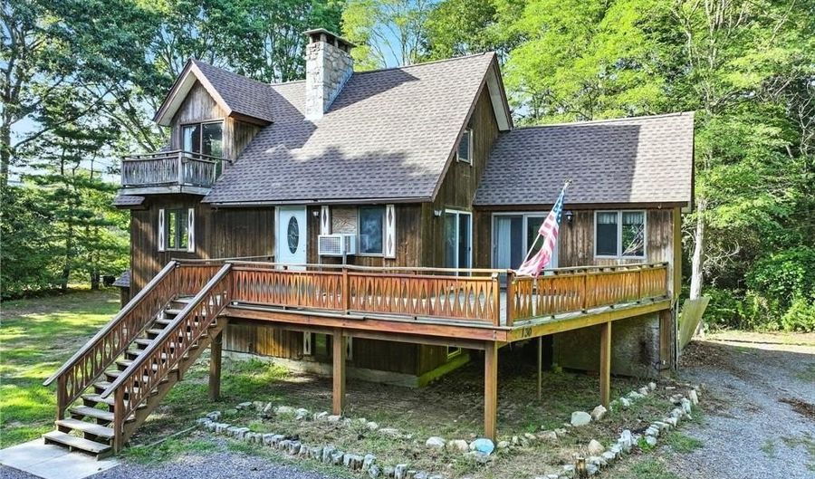 130 S Niantic Dr, Charlestown, RI 02813 - 3 Beds, 2 Bath