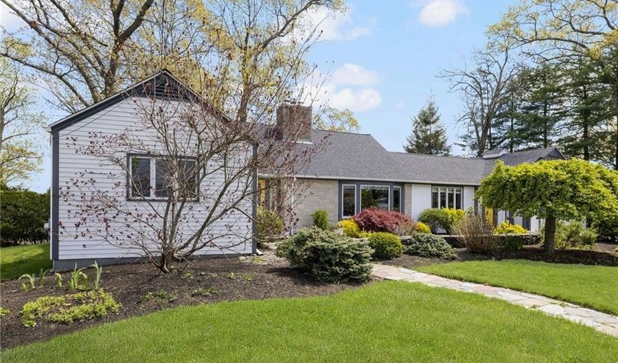 120 Bretton Woods Dr, Cranston, RI 02920 - 3 Beds, 3 Bath