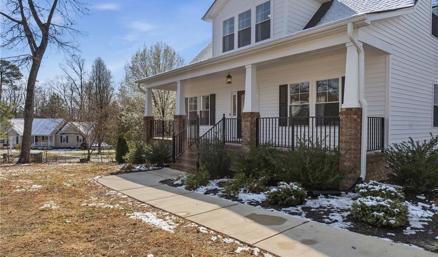 2218 Silver St, Aylett, VA 23009 - 3 Beds, 3 Bath