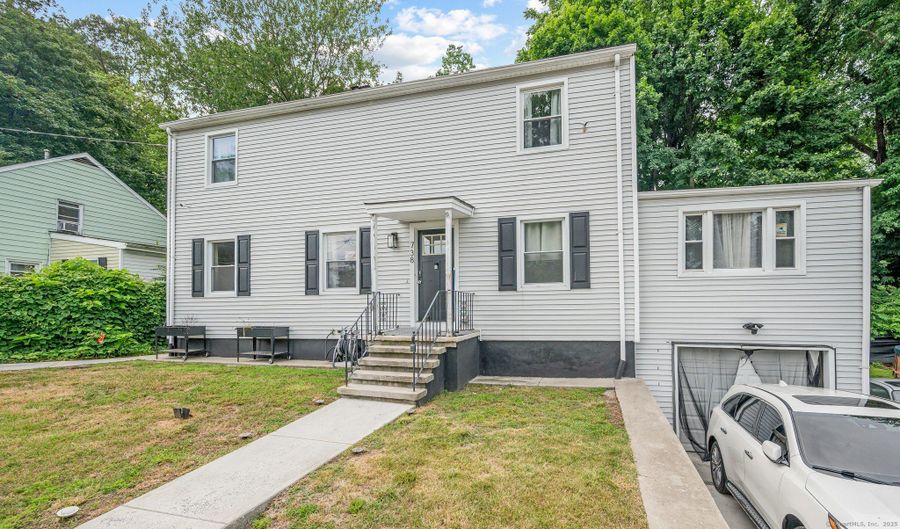 738 Platt St, Bridgeport, CT 06606 - 5 Beds, 2 Bath