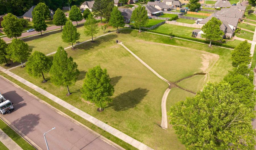 7652 ELPINE GRAY Dr, Bartlett, TN 38002 - 5 Beds, 3 Bath