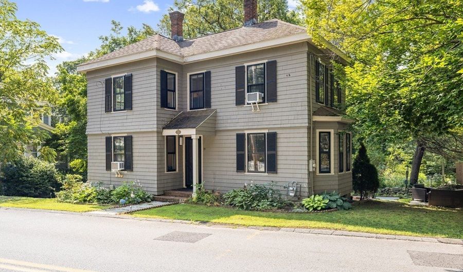 39 School St, Acton, MA 01720 - 3 Beds, 2 Bath