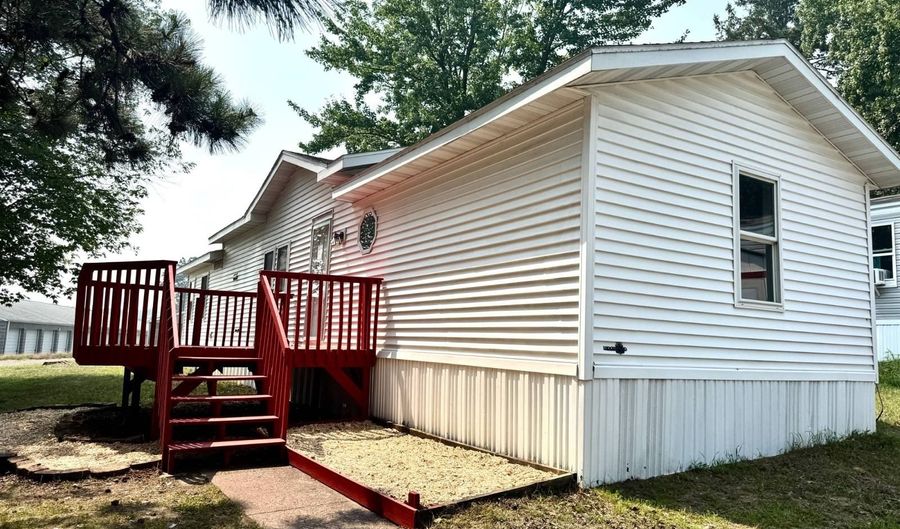 61 Lily Ln W, Altoona, WI 54720 - 2 Beds, 1 Bath