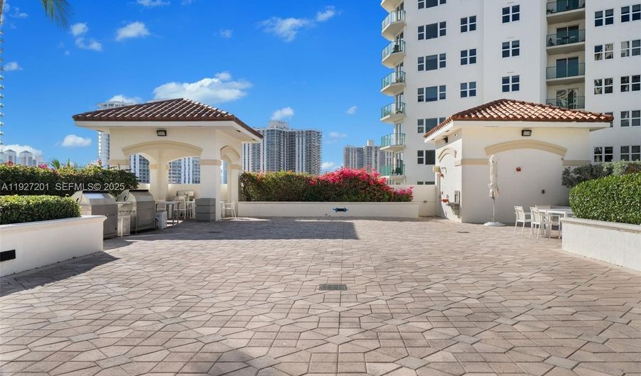 19900 E Country Club Dr 1112, Aventura, FL 33180 - 2 Beds, 2 Bath