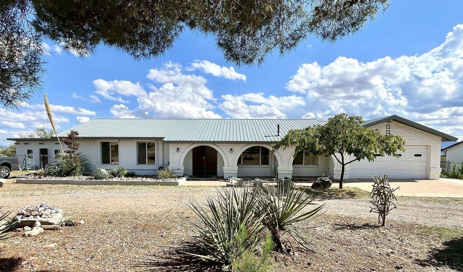 81 Maricopa Dr, Bisbee, AZ 85603 - 3 Beds, 2 Bath